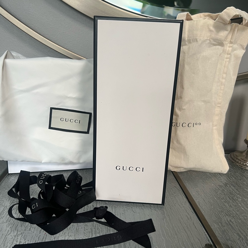 Gucci Box with pouch and tote bag